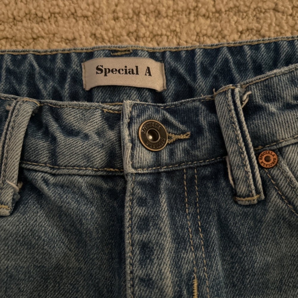Distressed Jeans - Picture 3 of 4